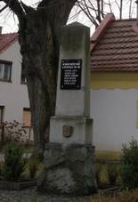 Kornatice - pomnk padlm.JPG