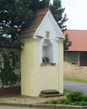 Kapli�ka na rozcest� v Du�n�k�ch (Q37182378) 01.jpg