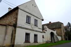Zem�d�lsk� usedlost ve vesnici Roudn��ek, ��st Budyn� nad Oh��, okres Litom��ice.JPG