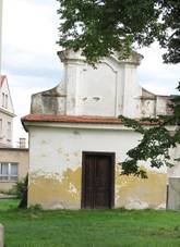 Slatina (okres Litomice), za kostelem.JPG