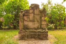 Petrovice pomn�k padl�ch.jpg
