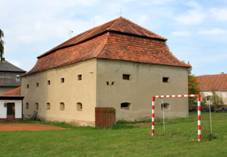 Borovnice, P�estavlky, granary.jpg
