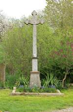 Nechvalice, ediky, wayside cross.jpg