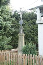 Wayside cross in Zberaz, Sedl�any, P��bram District.JPG