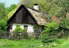 https://upload.wikimedia.org/wikipedia/commons/thumb/b/b8/He%C5%99mani%C4%8Dky%2C_Velk%C3%A9_He%C5%99manice%2C_old_house.jpg/1024px-He%C5%99mani%C4%8Dky%2C_Velk%C3%A9_He%C5%99manice%2C_old_house.jpg