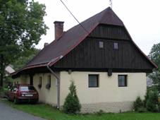 P9115169-Chlstov (lidov architektura).JPG