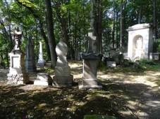 Malá Skála - lesní hřbitov (1).jpg