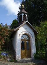 Loukov (H�je), kapli�ka Zv�stov�n� (01).jpg