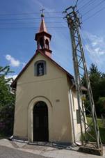 https://upload.wikimedia.org/wikipedia/commons/thumb/3/3d/Hunt%C3%AD%C5%99ov_%28u_%C5%BDelezn%C3%A9ho_Brodu%29_-_kaple.jpg/800px-Hunt%C3%AD%C5%99ov_%28u_%C5%BDelezn%C3%A9ho_Brodu%29_-_kaple.jpg