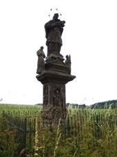 Syenov, socha svatho Jana Nepomuckho.jpg