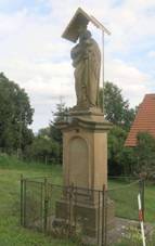 Socha Madony ve ru u Kumburka (Q80438907) 01.jpg