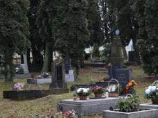 Prose (na Semilsku, obec Zho) - hbitov (2).jpg