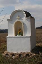 Bilichov vyklenkova kaple.JPG