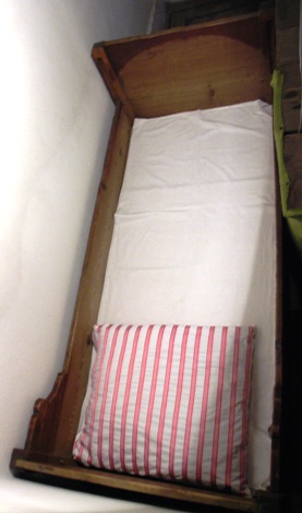 P�vodn� postel Magdaleny Kade