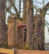 Kosteln Bza kaplika.jpg