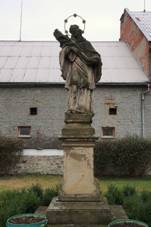 Paseka, sv. Jan Nepomuck, 1735, Filip Sattler.JPG