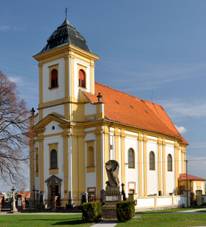 Kostel sv. Vavince se hbitovem.jpg