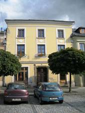 File:M욝ansk dm (ternberk), Radnin 83.JPG