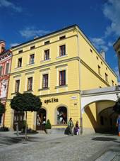 File:M욝ansk dm (ternberk), Radnin 88.JPG