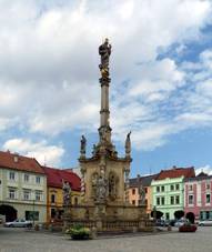 File:Uniov, Marinsk sloup (01).jpg