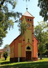 https://upload.wikimedia.org/wikipedia/commons/thumb/8/85/Velk%C3%BD_Malahov%2C_Jivjany%2C_chapel.jpg/800px-Velk%C3%BD_Malahov%2C_Jivjany%2C_chapel.jpg