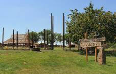 https://upload.wikimedia.org/wikipedia/commons/thumb/a/a4/Velk%C3%BD_Malahov%2C_Jivjany%2C_open-air_museum.jpg/1280px-Velk%C3%BD_Malahov%2C_Jivjany%2C_open-air_museum.jpg