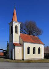 https://upload.wikimedia.org/wikipedia/commons/thumb/4/42/P%C5%99eh%C3%BD%C5%A1ov%2C_Rad%C4%9Bjovice%2C_chapel.jpg/800px-P%C5%99eh%C3%BD%C5%A1ov%2C_Rad%C4%9Bjovice%2C_chapel.jpg