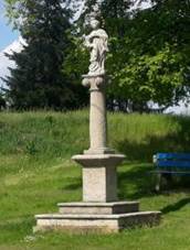 Sloup se sochou Panny Marie Immaculaty ve Vsi Tou�kov (Q38188990).jpg