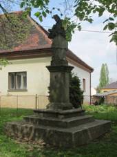 Socha svat�ho Jana Nepomuck�ho ve Vsi Tou�kov (Q38188985).jpg