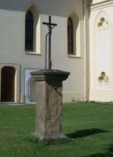 K�� u kostela ve Vsi Tou�kov (Q66055621).jpg