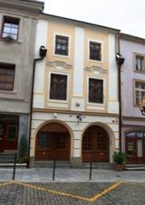 umperk, nmst Mru 11.JPG