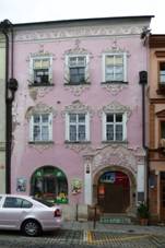 umperk, nmst Mru 8.JPG