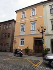 umperk, nmst Mru 6.JPG