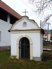 Doln Stakov, kaplika 01.jpg