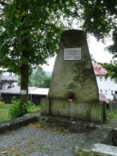 Kapersk Hory, pomnk obtem svtovch vlek.jpg