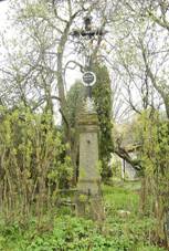 Wayside cross in Cihelna, Hlavovice, Klatovy District.jpg
