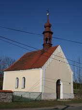 Soubor:Debrnk - Kaplika.JPG