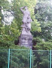 Pomnk padlm v Lomu (Q80459742) 02.jpg