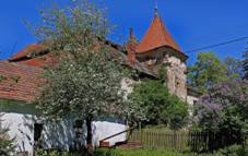Milin, Petrovice, castle.jpg