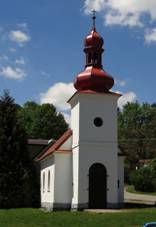 Kaple svat Anny na nvsi v Pojbukch