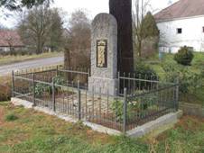 Pomnk padlm ve Vlevsi (Q80461322).jpg