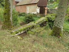 Valcha, kamenn lvka u p. 5 pes akovsk potok.jpg