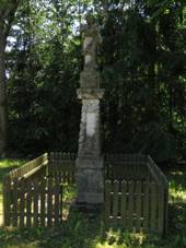 Mchov, socha svatho Jana Nepomuckho.jpg