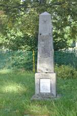 Strachovice, pam�tn�k.jpg
