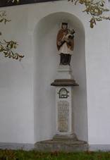 T��skolupyNepomukstatue 02.jpg