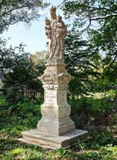 Poutnov socha svat Anny Samotet (1) .jpg