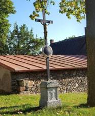 K v tvin u kostela (Q94439824) 01.jpg