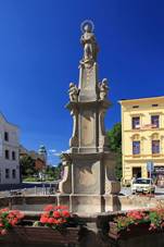 File:Fontanna z posgiem Immaculaty w Jabonkowie 7.JPG