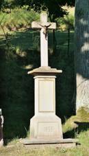 https://upload.wikimedia.org/wikipedia/commons/thumb/2/23/Ti%C5%A1nov%2C_Haj%C3%A1nky%2C_k%C5%99%C3%AD%C5%BE_u_kaple_%286593%29.jpg/800px-Ti%C5%A1nov%2C_Haj%C3%A1nky%2C_k%C5%99%C3%AD%C5%BE_u_kaple_%286593%29.jpg