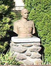 Horn Louky, pomnky (2013-08-01; 01).jpg